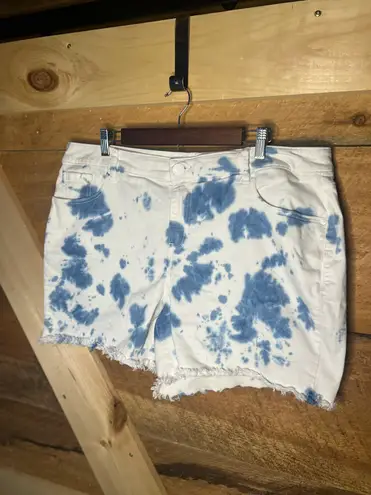 Lane Bryant 16 Women’s Jean Shorts Tie Dye Blue White