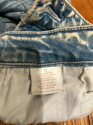 Tinseltown Crossover