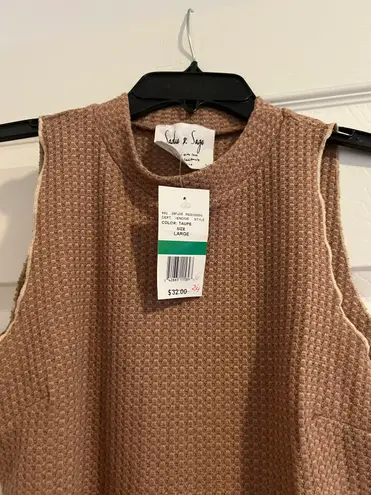 Dry Goods NWT  Waffle Knit Crop Top