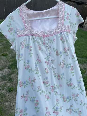 Vintage cottagecore Pink & Green Floral print lace square neckline sleeping gown Multiple Size M