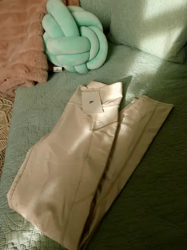 Fabletics  Oasis 7/8 High-Waisted Pocket Workout Leggings - Image 7