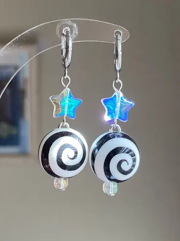Handmade y2k funky grunge style swirl spiral uzumaki ball unique dangle earrings 🌀🖤