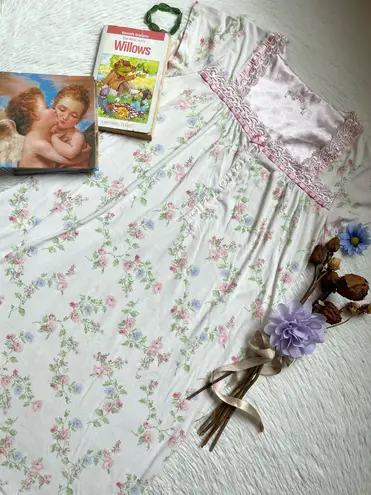 Vintage cottagecore Pink & Green Floral print lace square neckline sleeping gown Multiple Size M