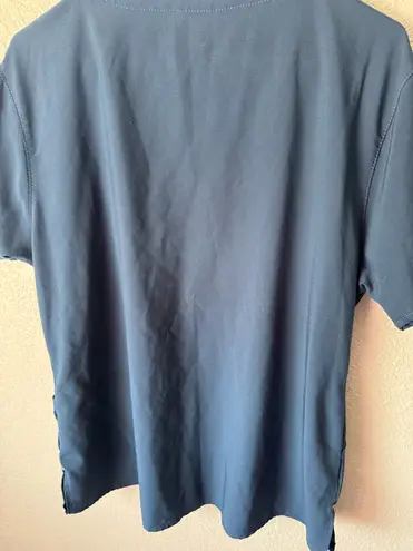 Carhartt  size xl navy blue scrub top - Image 2