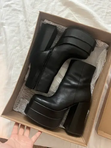 Steve Madden Cobra Boots