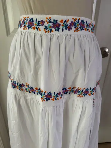 NWOT Banjanan Antonia Skirt Srinagar Embroidered White. MSRP $345. Size L White Size L
