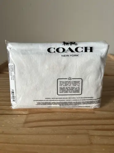 Coach Corner Zip Wristlet In Patent Leather Signature - Image 8