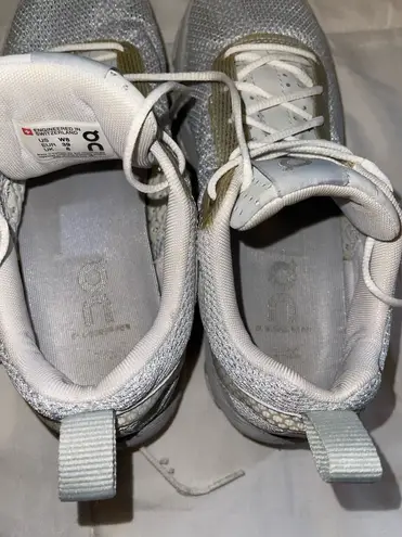 on cloud  Running Shoes Women’s 8