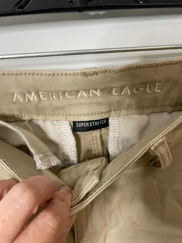 American Eagle  Outfitters Super Stretch Women’s Khaki Shorts Bermuda Size 4