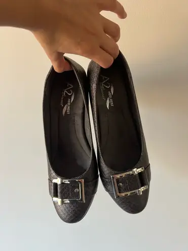 Aerosoles Buckled Snakeskin Pumps / Heels size 8.5