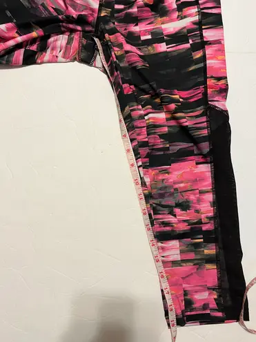 Avia Womens  Pink And Black Athletic Capri Leggings Size Small