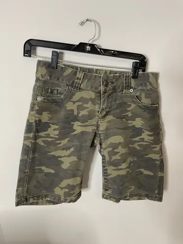 Upper Freak Japanese Camouflage Shorts Women’s Medium Excellent Condition Green