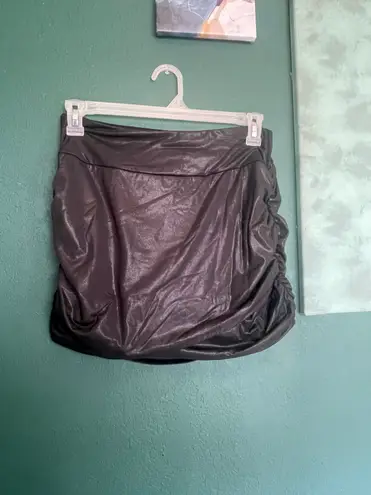 Halara ✨ Shine High-Waisted Bodycon Skirt – Sleek, Stretchy & Ready for Work or Play! ✨