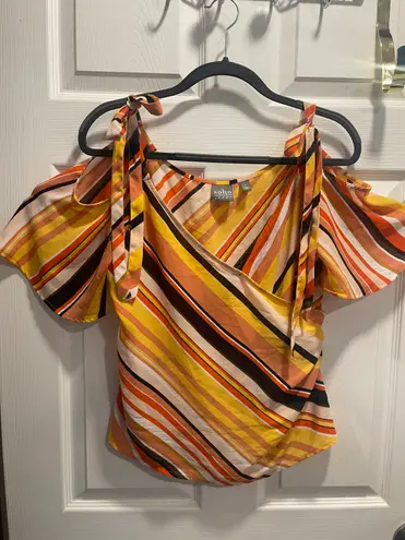 New York And Company New York Company Bare-Shouldered Blouse Size M.