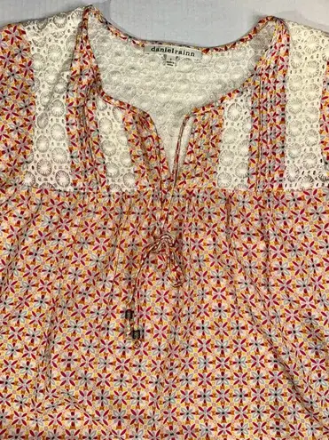 Daniel Rainn Daniel Rain Cap Sleeve Colorful Pattern With Lace And Front Tie Size M Pre-owned