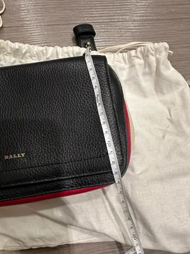 Bally black unisex genuine leather Can be used as a shoulder bag or belt bag,only try