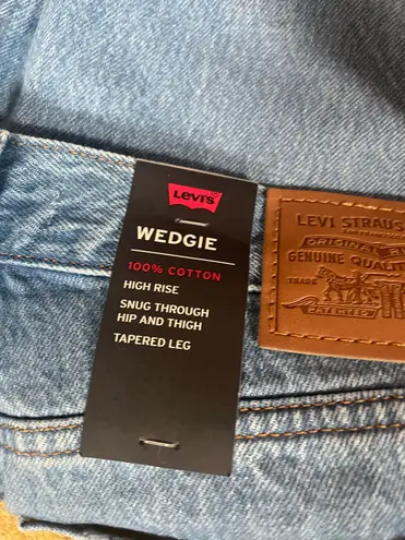 Levi's Wedgie Icon Fit Ankle Jeans