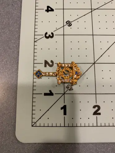 Vintage Rhinestone Pendulum Clock Brooch/Pin Gold w/ Blue Multiple