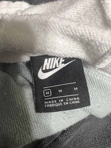 Nike Medium  Cropped Hoodie