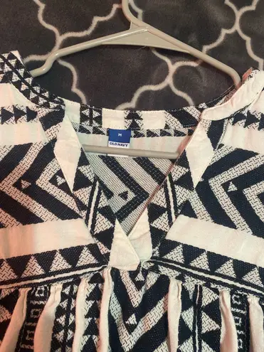 Old Navy  Women's Textured V-Neck Boho Top Size M, Short Sleeve, Casual - Image 2