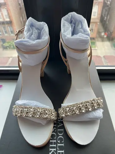 Badgley Mischka NIB Size 7 Heels