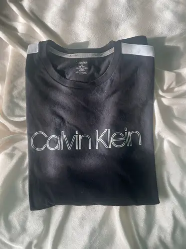 Calvin Klein T-Shirt