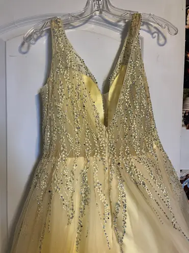 Gigi By La Femme Size 12 Yellow Prom Dress