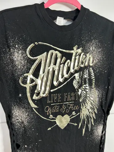 Affliction Small t shirt gold splatter spray paint