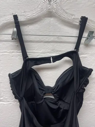 Old Navy Tie Front Keyhole Swimsuit