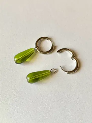 Handmade dark olive color teardrop Czech glass simple minimalist hoop earrings💚🫒