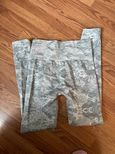 women's best  Camo Leggings