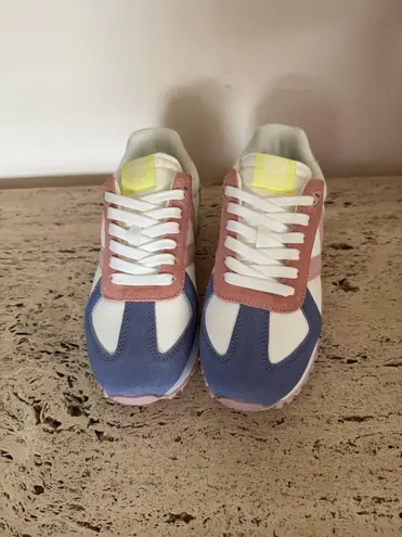 COB by Culture of Brave Joy Womens Sneaker. Size EU37/US6