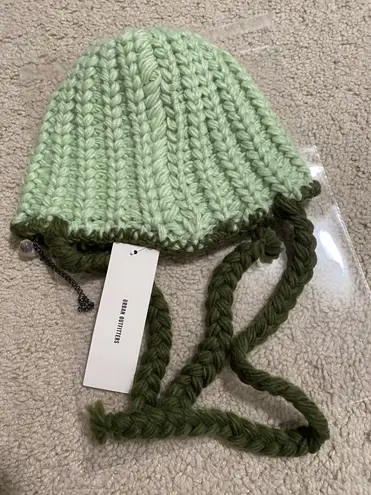 Urban Outfitters Luna Chunky Charm Beanie NWT - Green