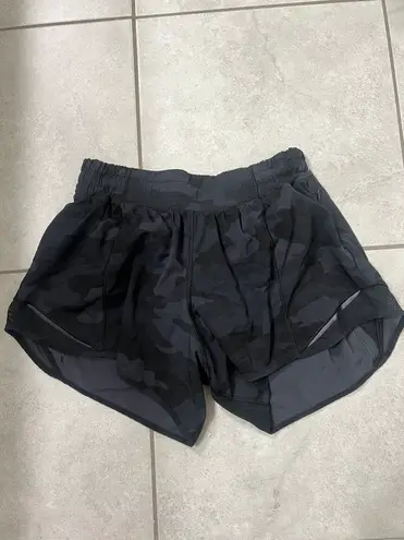 Lululemon Hotty Hot Shorts 4”