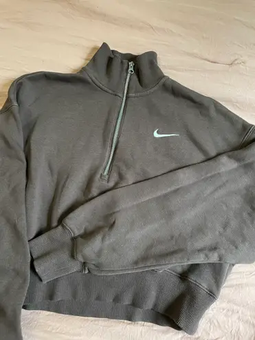 Nike Pullover Quarter-Zip