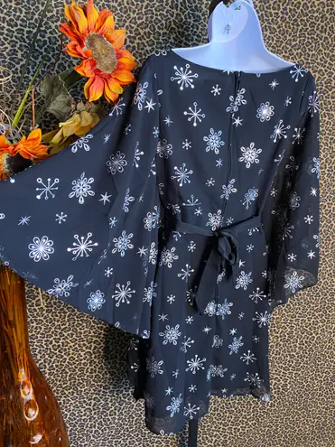 Unique Vintage NWT SMAK PARLOUR Black & Silver Snowflake Batwing Dress 3X-LARGE