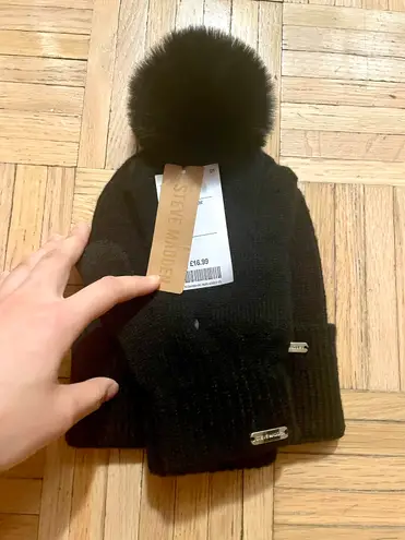 Beanie And Gloves / Mittens Black - Image 2