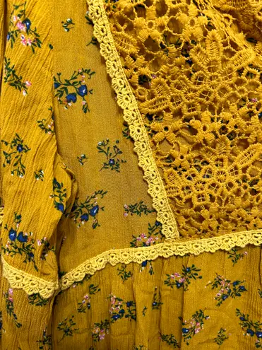 Suzanne Betro Yellow Floral Print Top