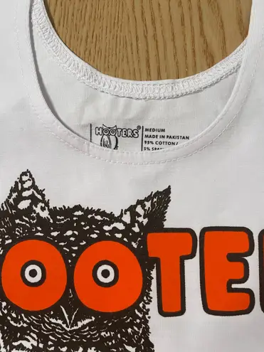 Hooters B46-9 New Girl Uniform Tank from Clearwater Florida size Medium w/Flaw