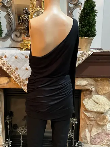 Vertigo black one shoulder sequin top