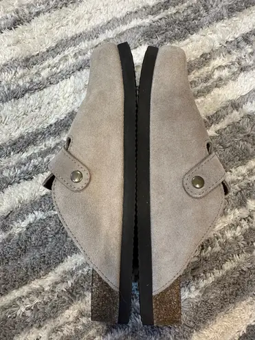 White Mountain Clogs