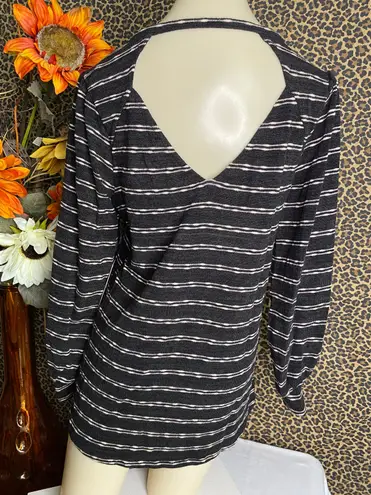 Doe & Rae ✅3/$30✅ NWT  Black Striped Long Balloon Sleeve Open Keyhole Back Top | MEDIUM |