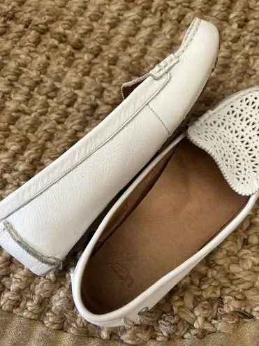 UGG WHITE SHOES