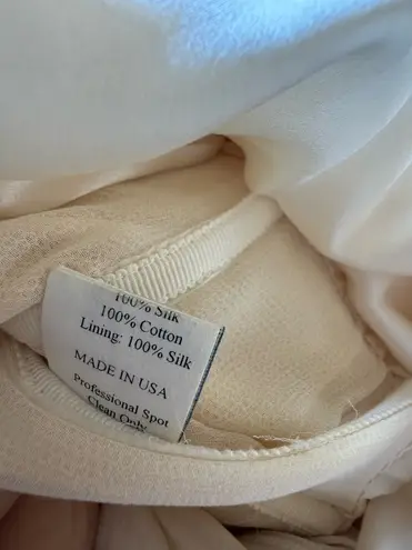 Monique Lhuillier Bridal Dress