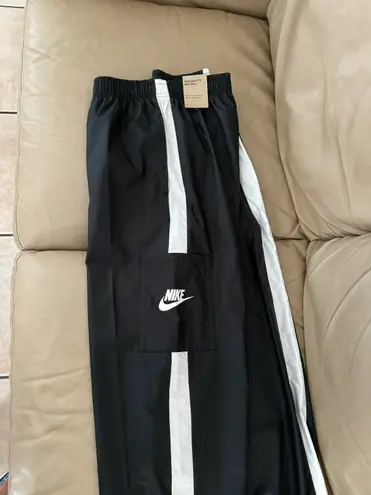 Nike Women's Sportswear Repel Essential Woven Jogger Pants