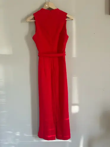 Commense Red Sleeveless V
