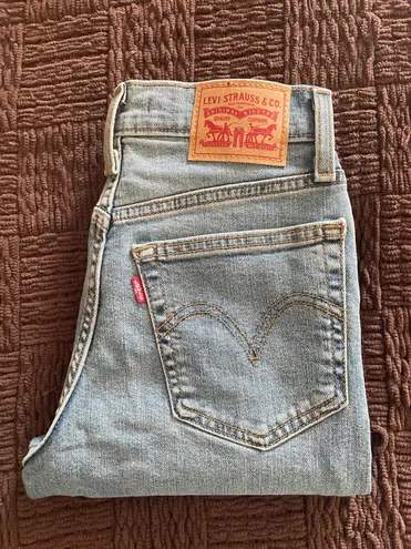 Levi's Wedgie Straight Jeans