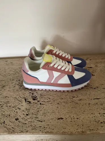 COB by Culture of Brave Joy Womens Sneaker. Size EU37/US6