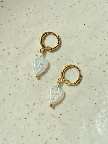 Handmade fairy cottage dainty simple Czech glass leaf dangle earrings🍃🩵