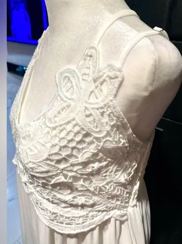 NWT Feager Sun Dress to the knee White Spaghetti Straps VNeck & Lace over chest Size XL